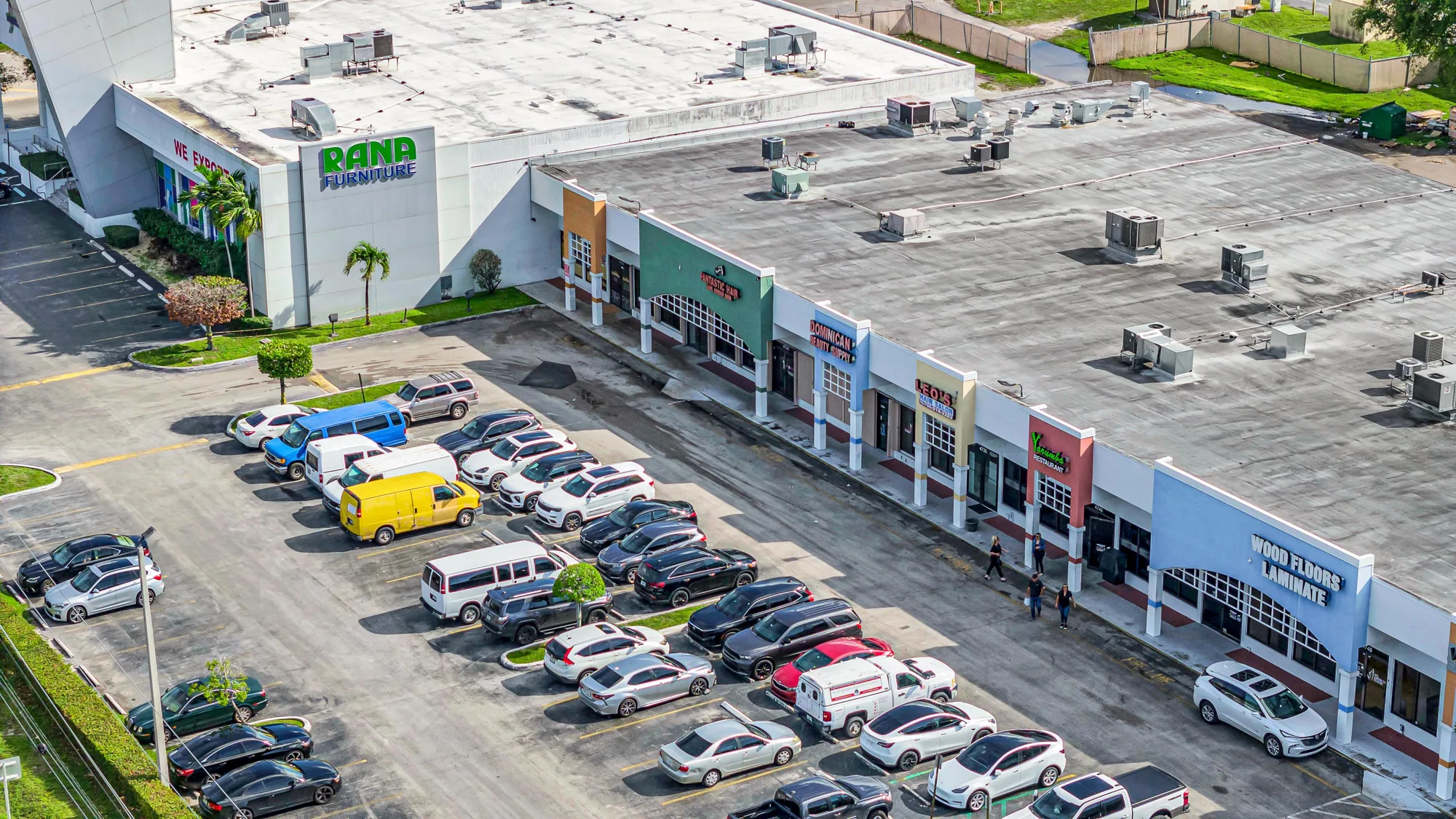 Retail plaza commercial property, South Florida